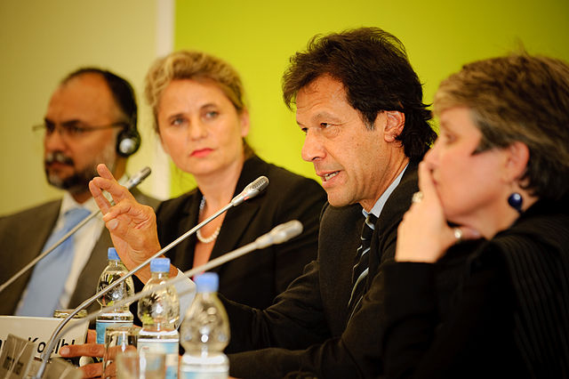 640px Konferenz Pakistan und der Westen Imran Khan und Podium 4155148299 1