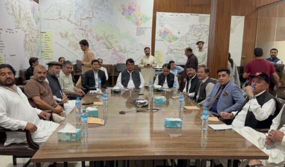 urdu news, land sliding in gilgit baltistan