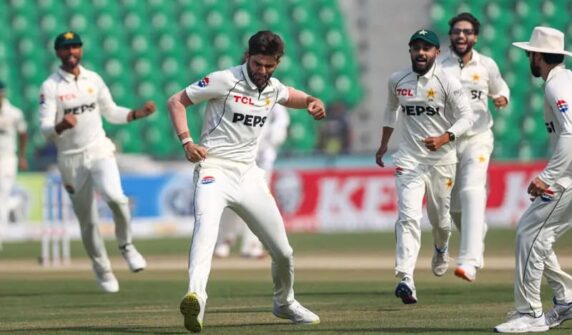 cricket news, Pakistan Defeats South Africa in Lahore Test