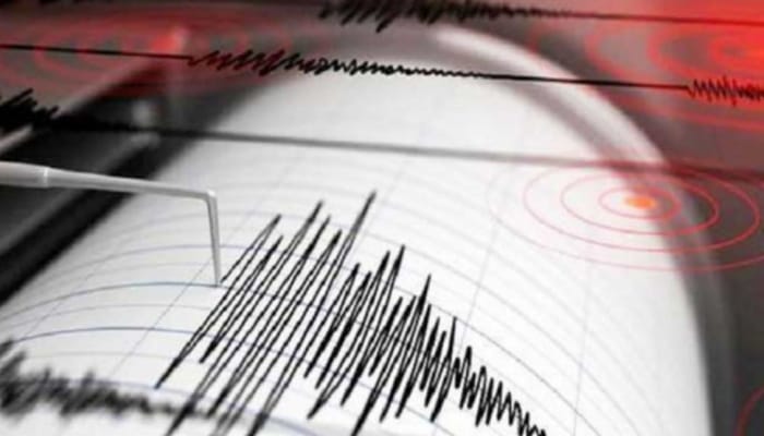 urdu news, Earthquake tremors felt in different areas of Karachi,