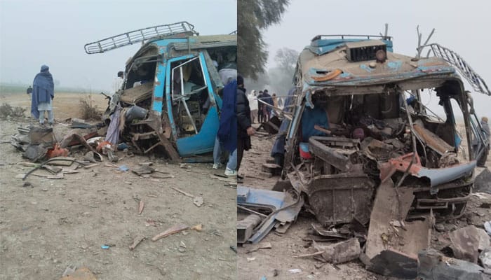 لکی مروت میں دہشت گردوں کا فیکڑی بس پر حملہ، ایک شخص جاں بحق، متعدد زخمی 1 urdu news update, Terrorist Attack on Factory Bus in Lakki Marwat
