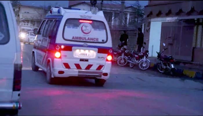 خیبر: فائرنگ سے پولیس اہلکار 7 سالہ بیٹے سمیت جاں بحق، بنوں سے 2 پولیس اہلکاروں کی لاشیں برآمد 3 urdu news update Police Officer 7-Year-Old Son Killed