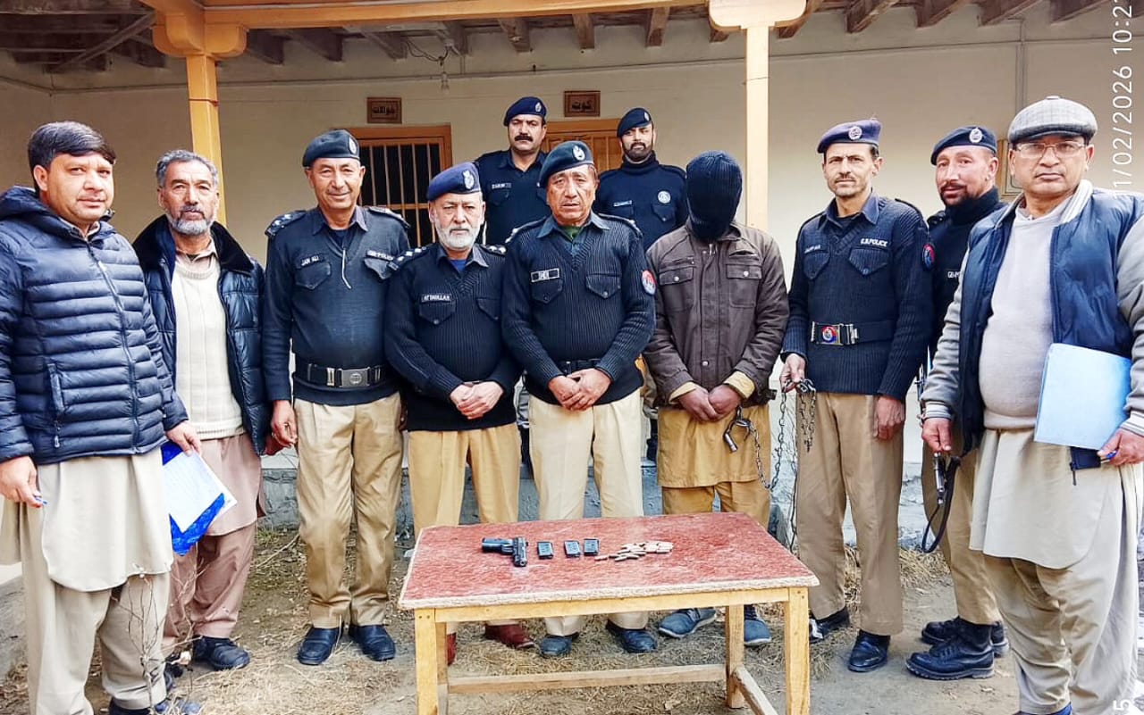 شگر پولیس کیبڑی کاروائی چور کو مال مسروقہ سمیت گرفتار، گرفتار ملزم سے مزید تفتیش جاری ہے۔ 1 urdu news update Shigar Police Make Major Arrest